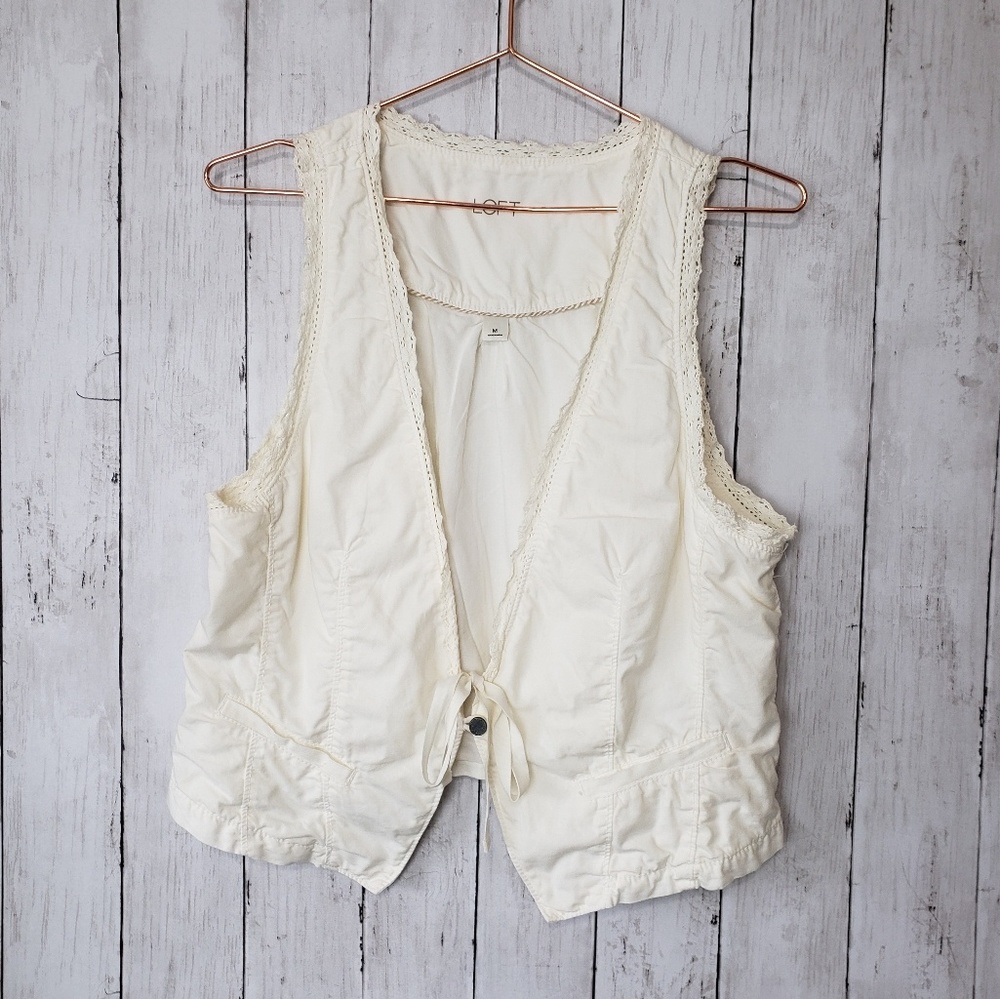 Loft cream/white vest, lace, medium